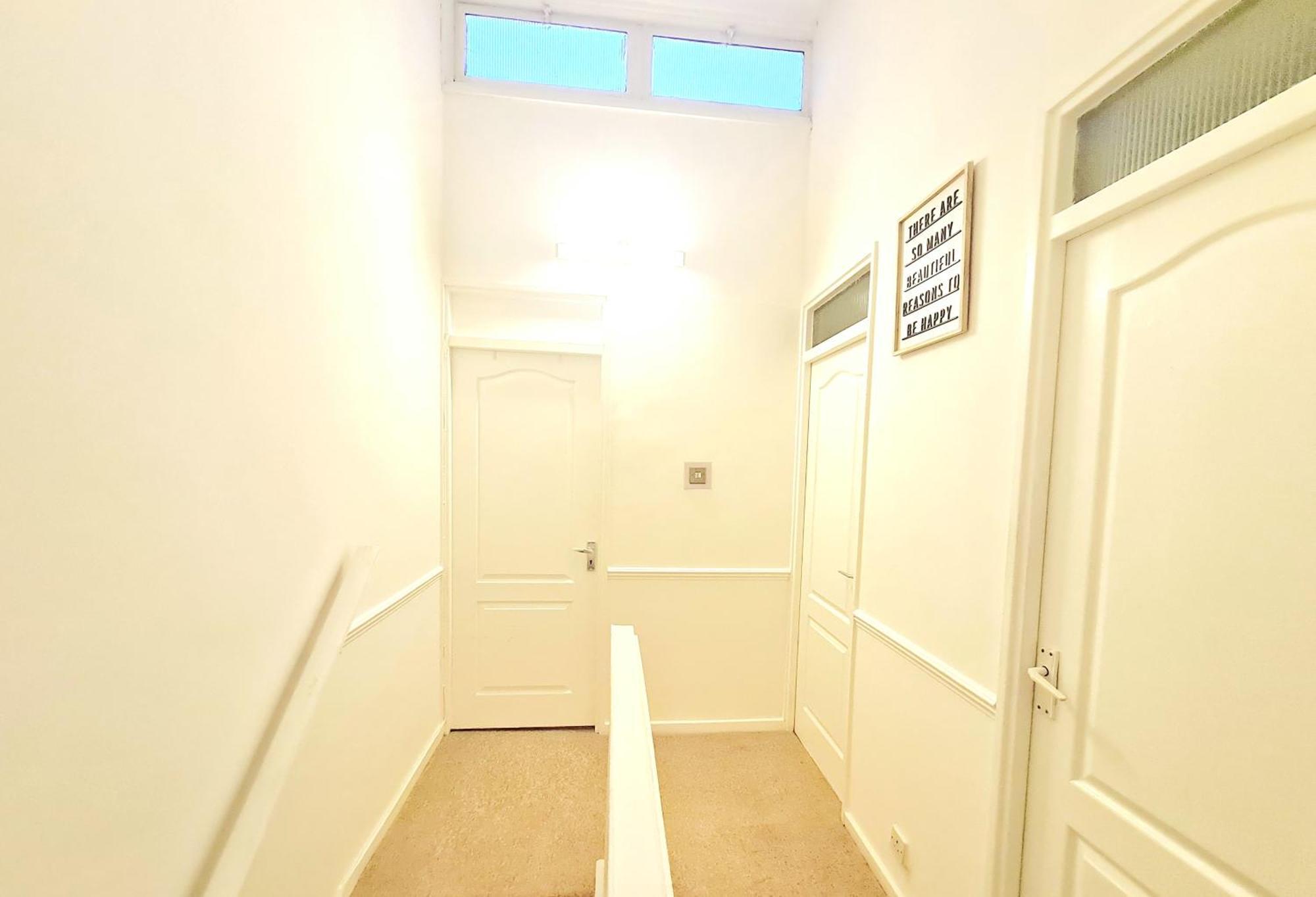 Cosy Luxurious 3 Bedroom House, Free Parking, Free Wifi, Private Garden, Free Netflix Havering Eksteriør bilde